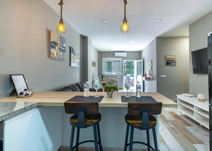 Con Piscina A 7 Minutos De La Playa Fuengirola